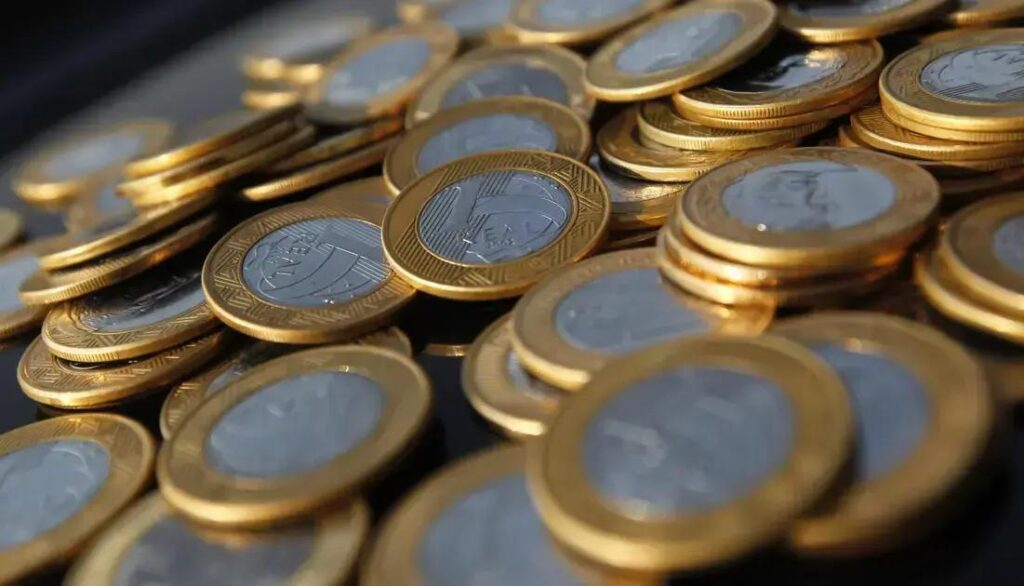 Mercado financeiro aguarda decisão do Banco Central sobre juros