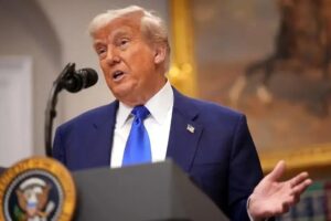 Trump almeja taxa de juros baixa e critica Powell na presidência do Fed